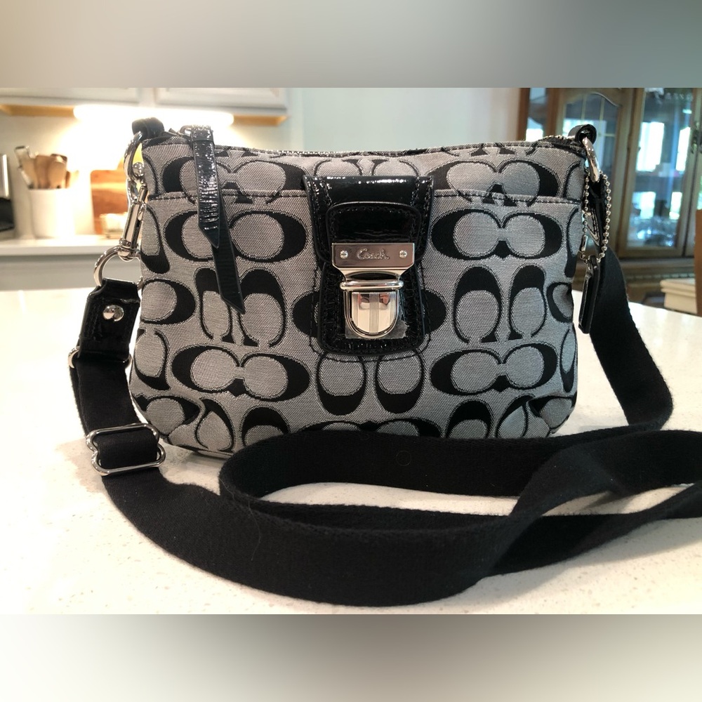 COACH POPPY CROSS HATCH SWING CROSSBODY BAG BLACK & SILVER WITH HANGTAG